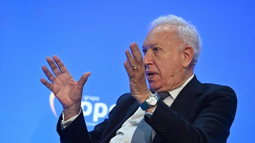 García-Margallo, exministro de Exteriores de España, visita Gijón por la Semana de la Hispanidad: "Marruecos vio debilidad y aislamiento; los migrantes de Ceuta son armas de una guerra híbrida"