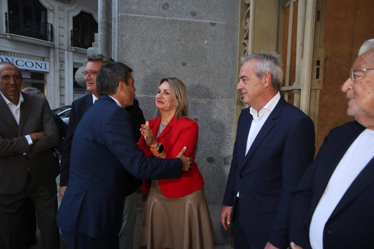 Llegada de los asistentes a la segunda edición del Foro de Energía en la Comunitat Valenciana