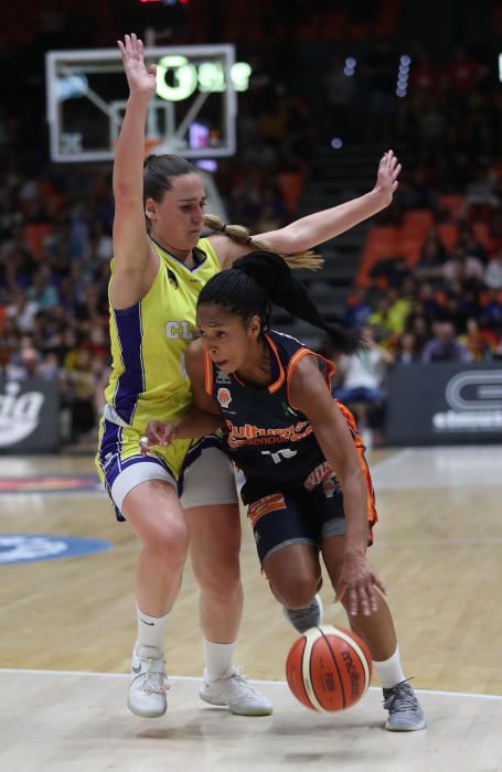 VALENCIA BASKET FEMENINO VS PICKEN CLARET