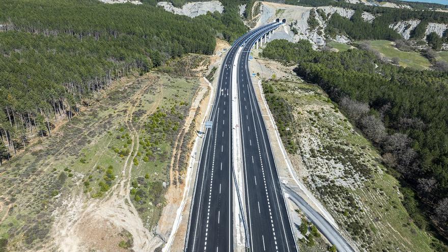 Así ha quedado el nuevo tramo de la A-21 entre Sigüés y Tiermas