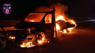 Arde un camión en la A-30 a la altura de la salida de Valladolises