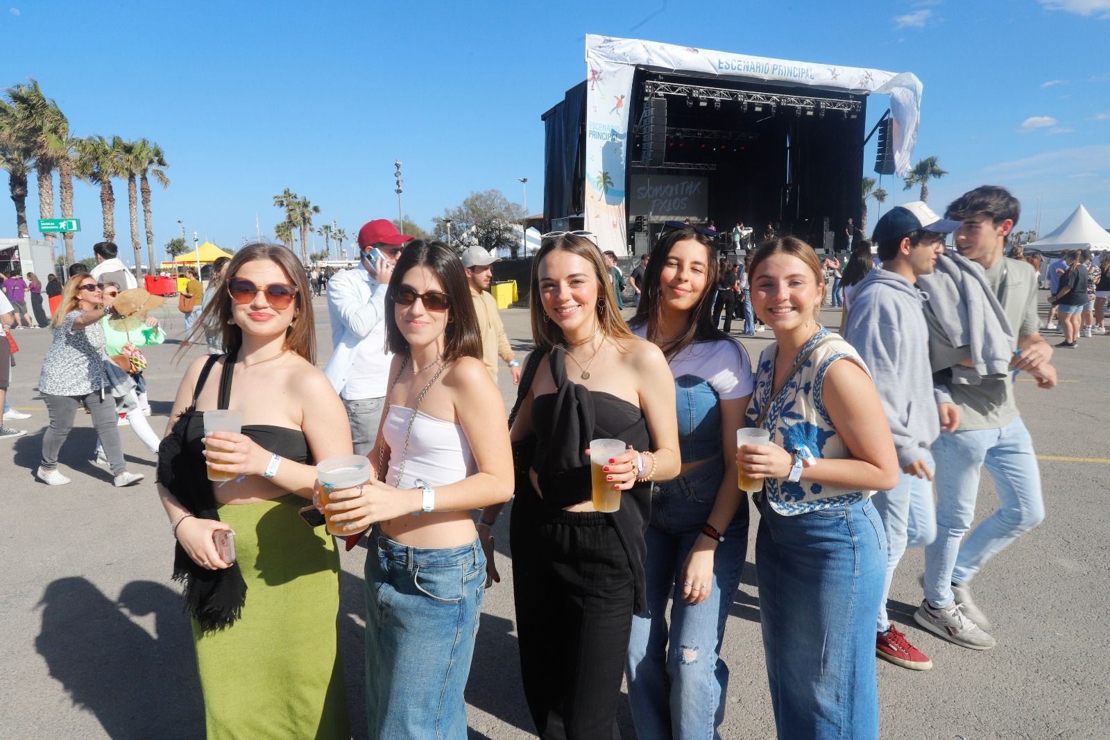 Búscate en las paellas universitarias de la Marina de València