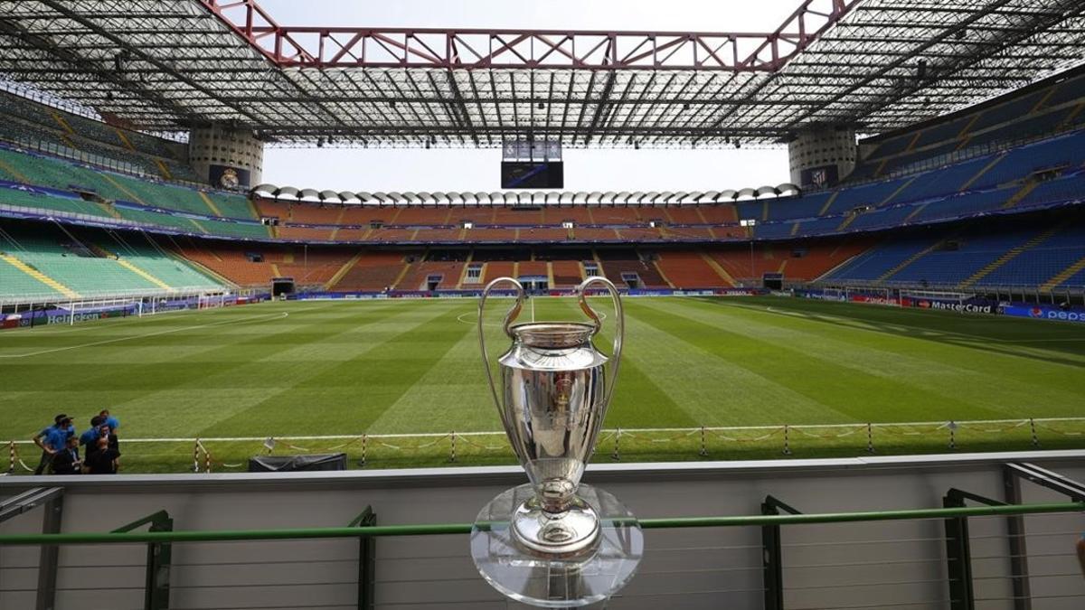 san siro stadium  milan  italia copa champions