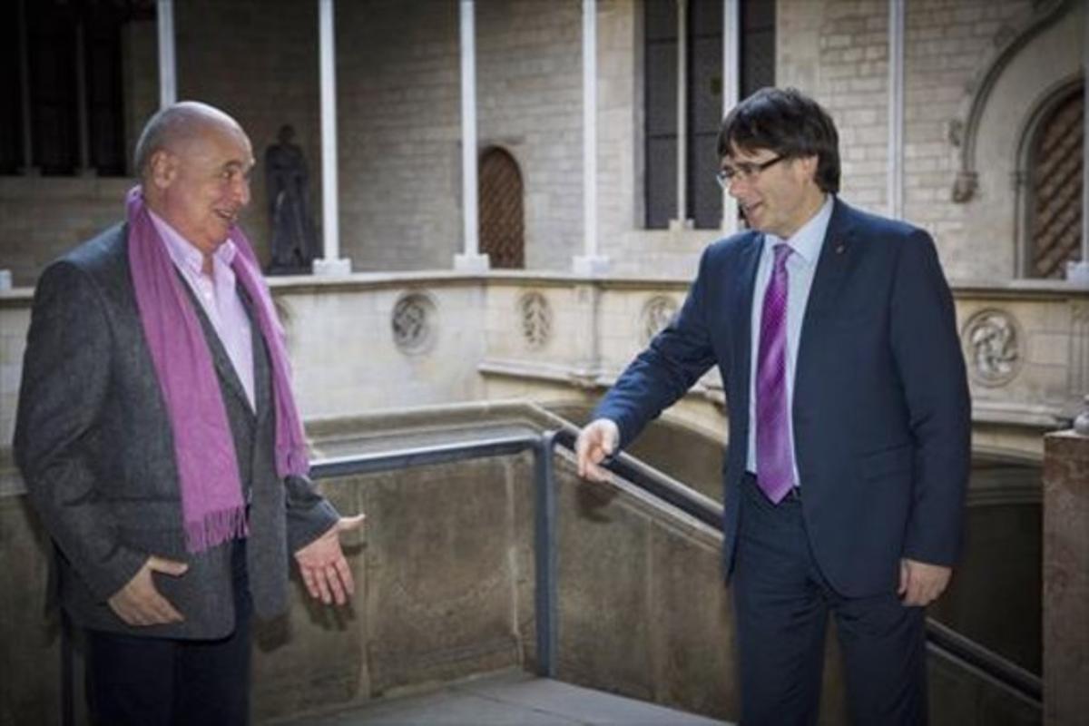 Rabell y Puigdemont, en el Palau de la Generalitat, ayer.