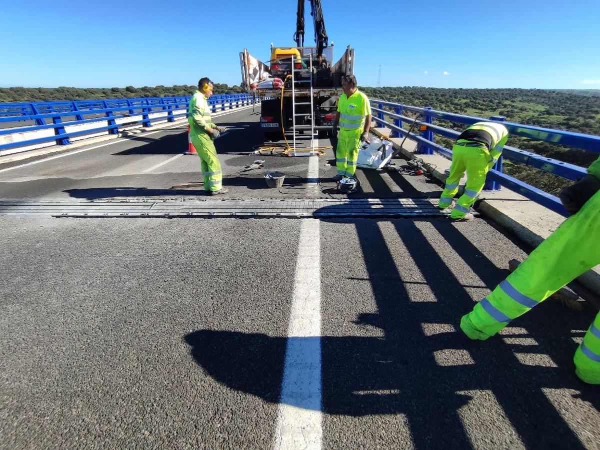 Sustitución de juntas en el punto kilométrico 18 de la A-58.