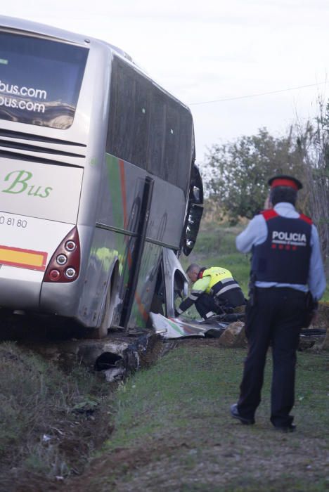 Onze escolars de sisè de primària han resultat ferits en l''accident