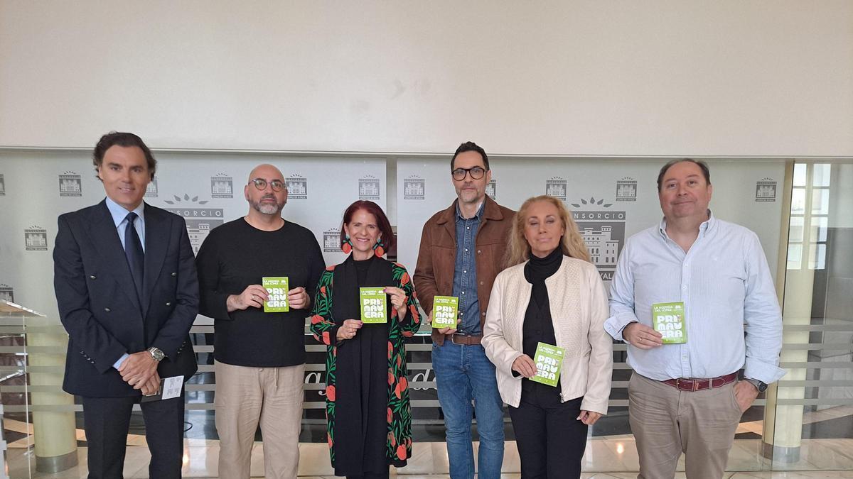 Diego Ramos, Pedro Montero, Paloma Morcillo, Simón Ferrero, Salomé Pavón y Javier Pardo, en la presentación de la programación de primavera del teatro López de Ayala.