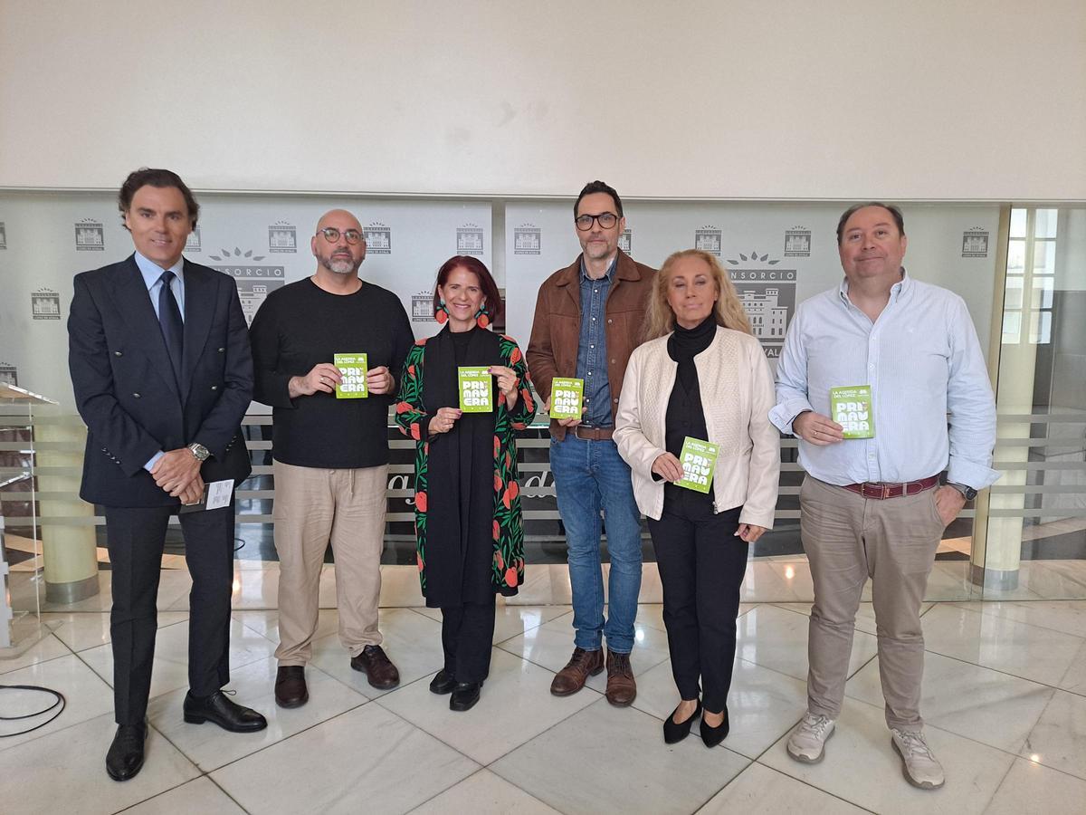 Diego Ramos, Pedro Montero, Paloma Morcillo, Simón Ferrero, Salomé Pavón y Javier Pardo, en la presentación de la programación de primavera del teatro López de Ayala.