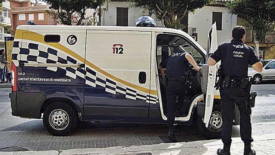 Una dotaciÃ³n de la UII de la PolicÃ­a Local de Palma.
