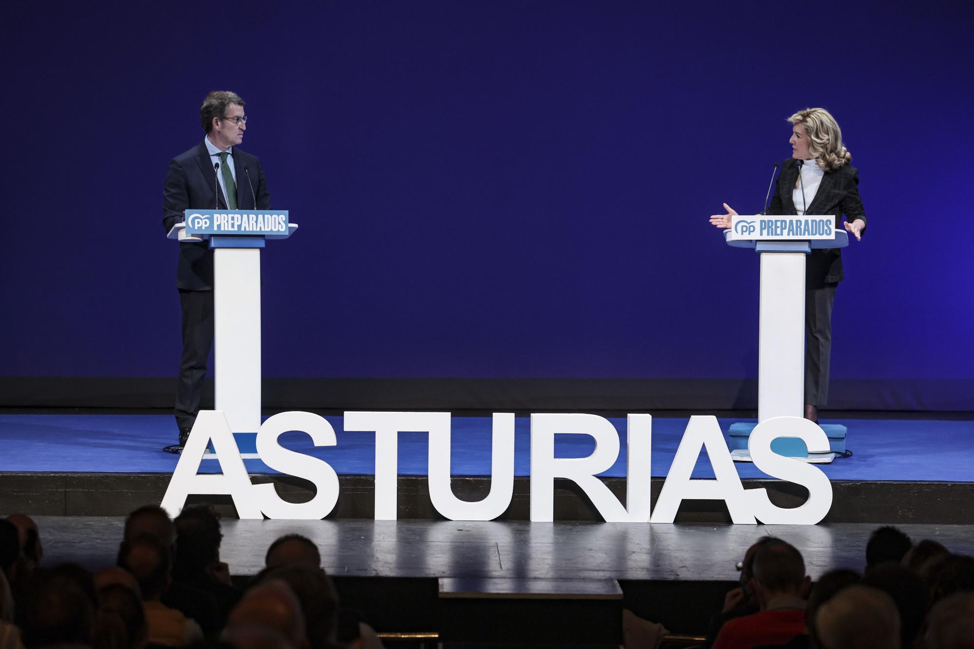 Núñez Freijóo se encuentra con los populares asturianos en Oviedo