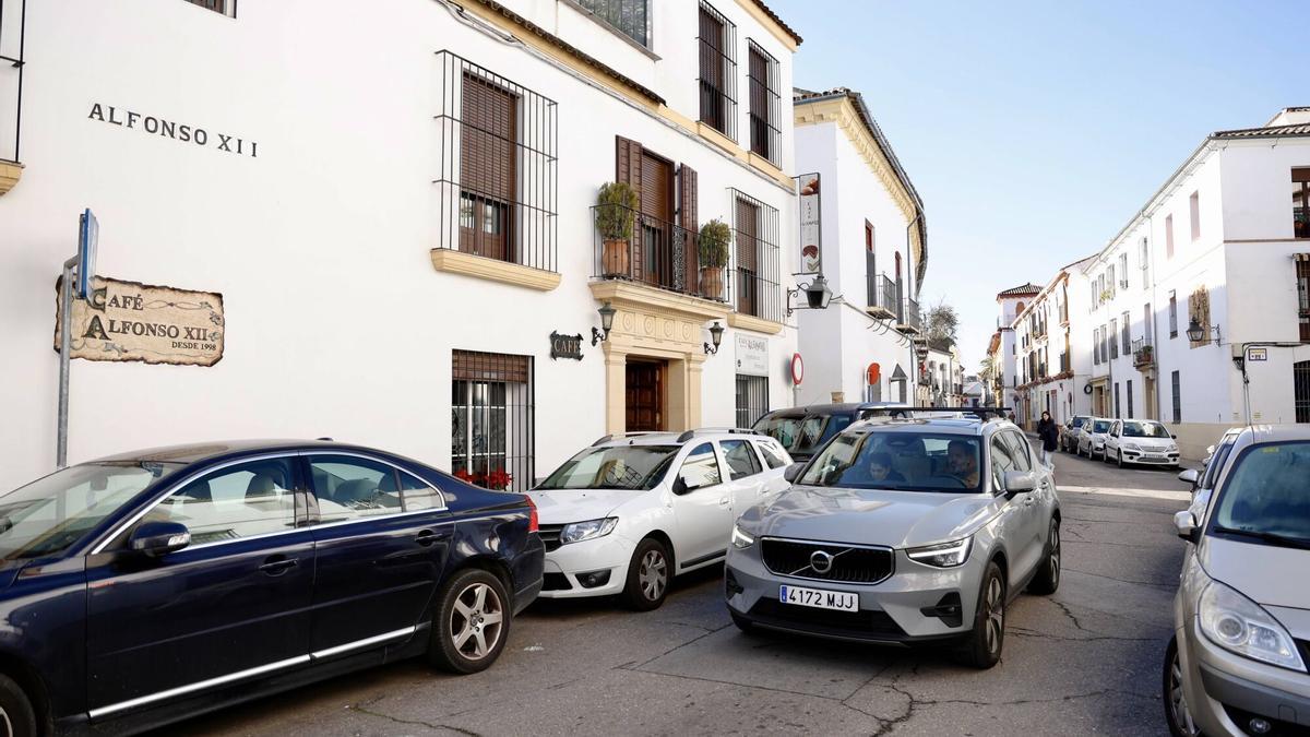 Calle Alfonso XII de Córdoba, antes del corte de tráfico por obras