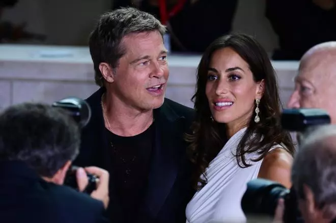 La nueva novia de Brad Pitt: española, 29 años menor que él y directiva de una importante joyería