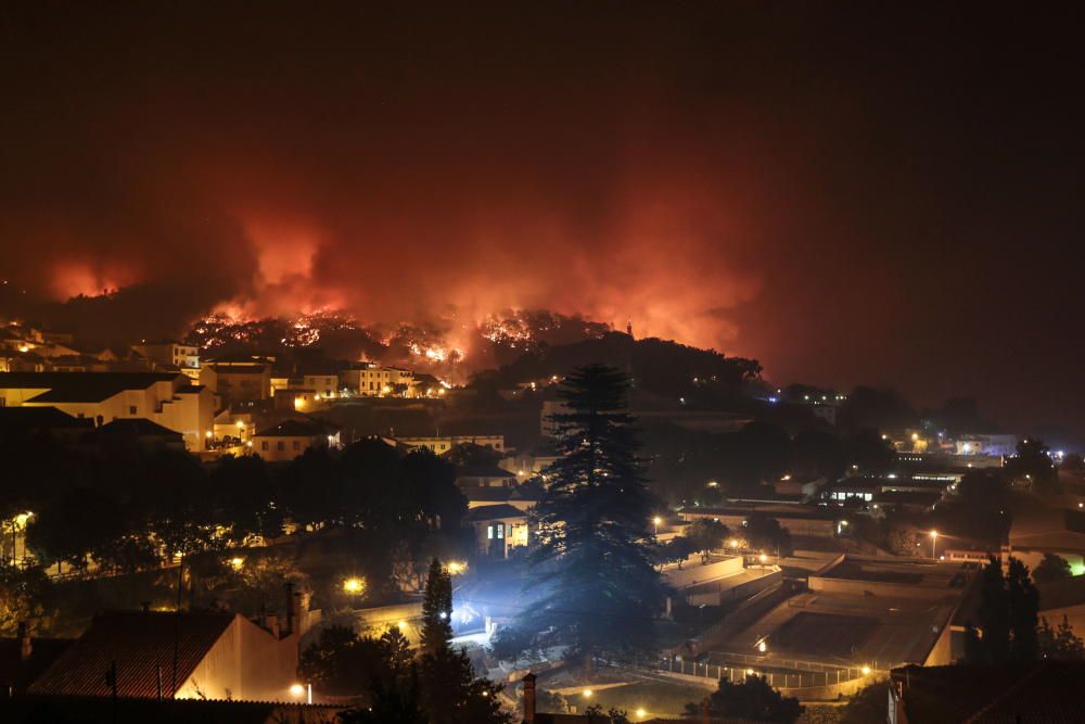 Los incendios en el Algarve portugués, en imágenes