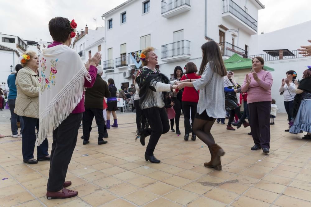 Carnaval en Tolox, el Día de los Polvos