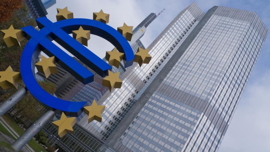 Expertos consultados por el BCE revisan al alza el crecimiento de la eurozona para 2024