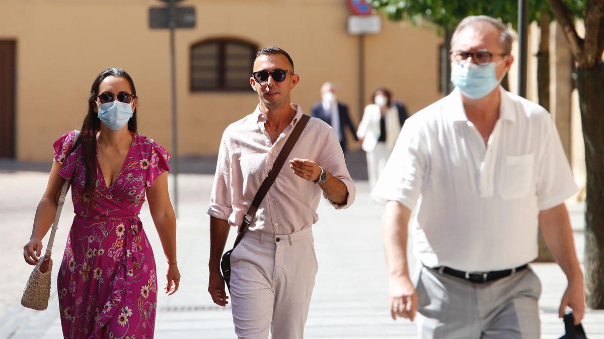 Cuatro médicos opinan sobre el fin de la obligatoriedad de las mascarillas.