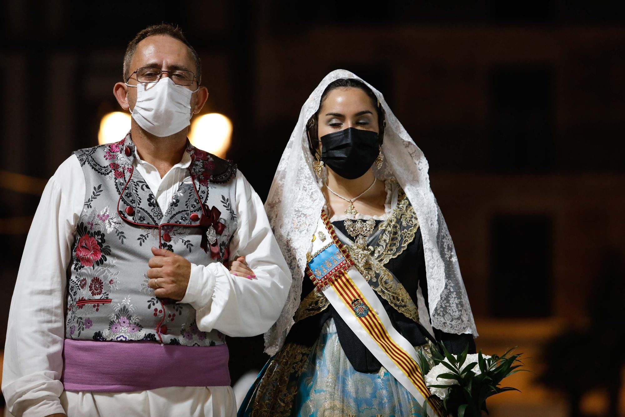 Búscate en el primer día de la ofrenda por la Calle Caballeros de las 21:00 a las 22:00