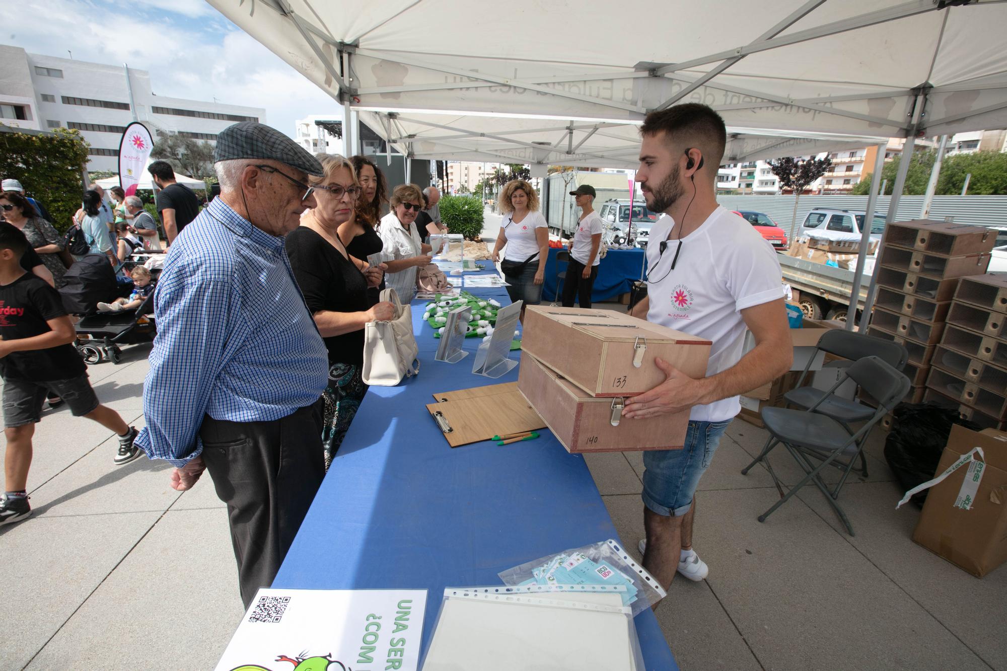 Mira aquí todas las fotos de la feria ECO UC de Santa Eulària