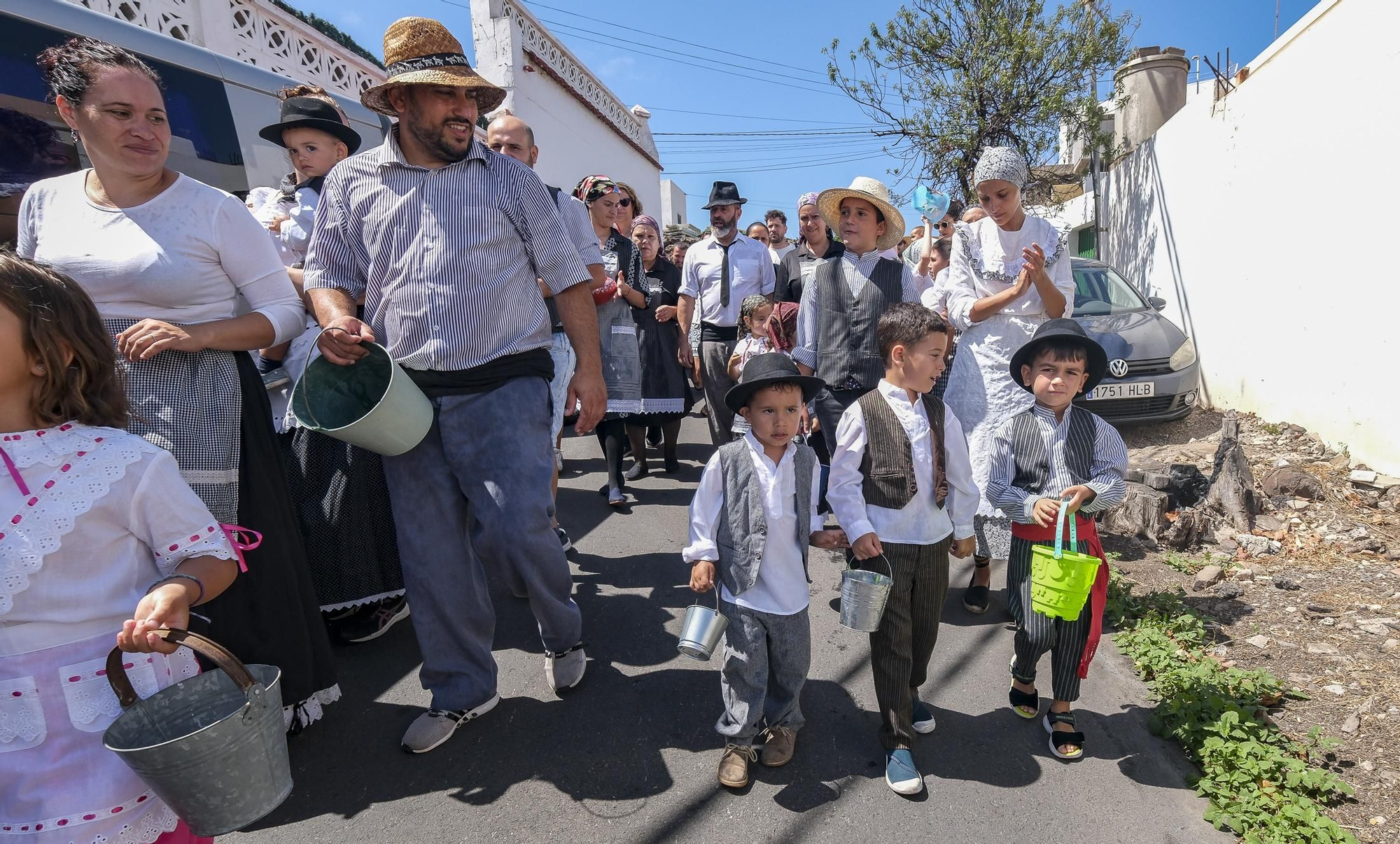 Traída del agua infantil en Lomo Magullo