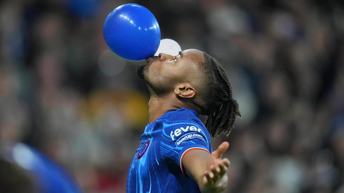 Nkunku fusiló al portero del Gent