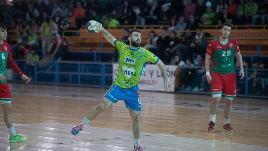 El Balonmano Zamora Enamora busca un triunfo clave para su futuro ante Alarcos Ciudad Real