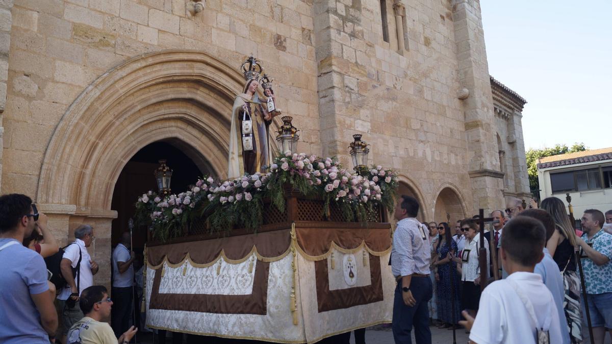 Procesión de la Virgen del Carmen de San Isidoro en Zamora.