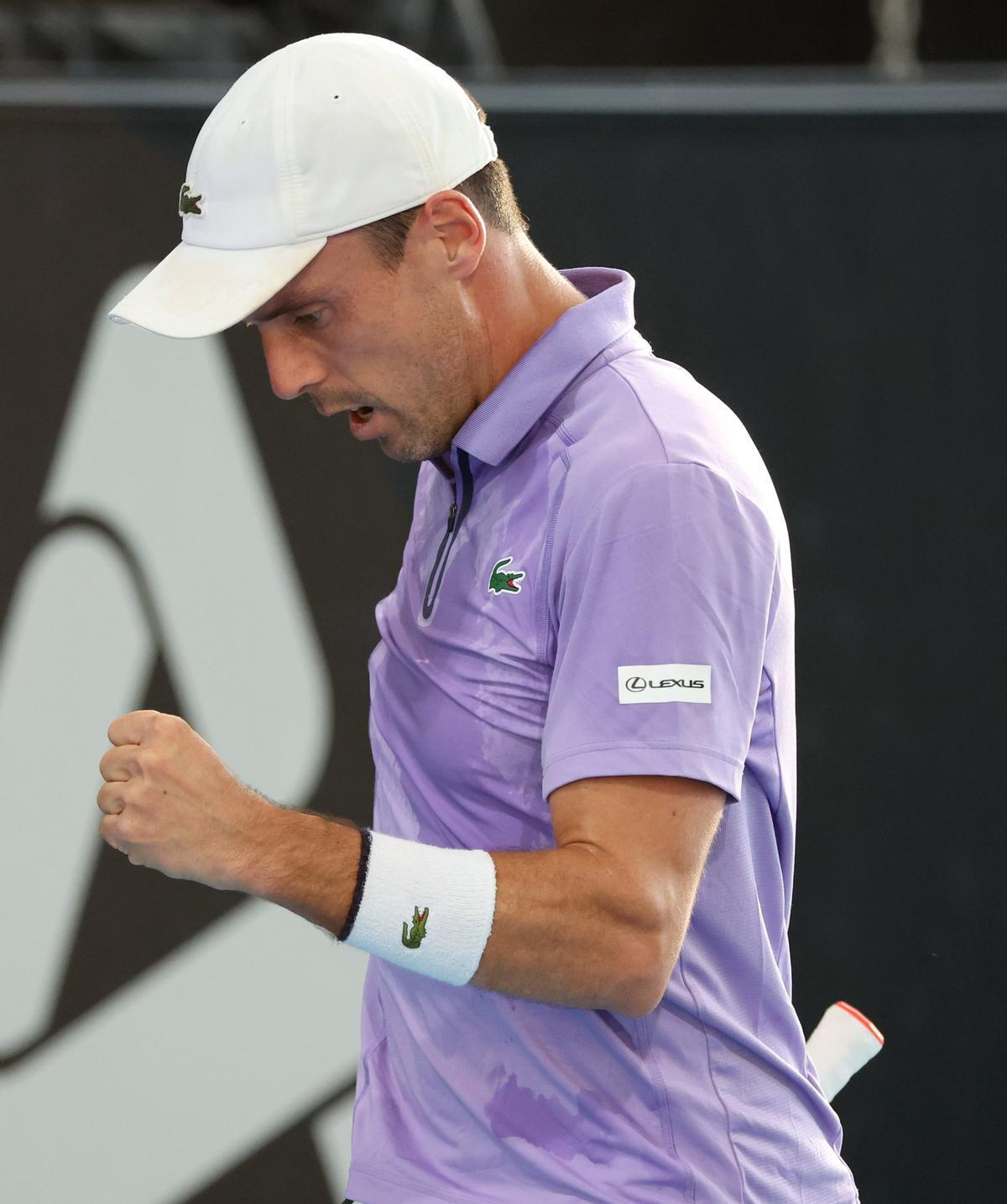 Roberto Bautista celebra un punto en el torneo de Adelaida 2 (ATP 250).