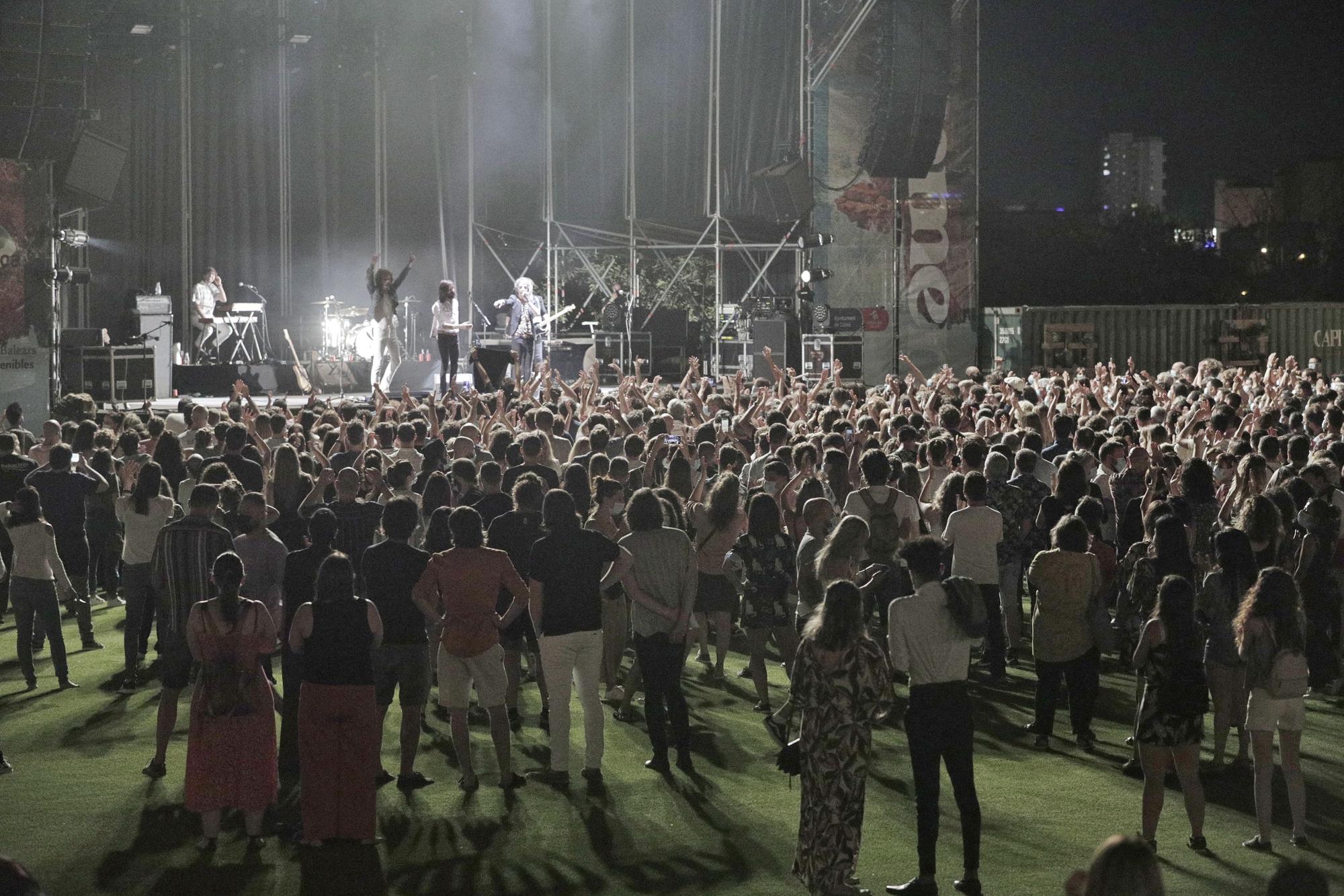 Cerca de 3.000 personas vibran con Sidonie en el primer concierto sin distancia social