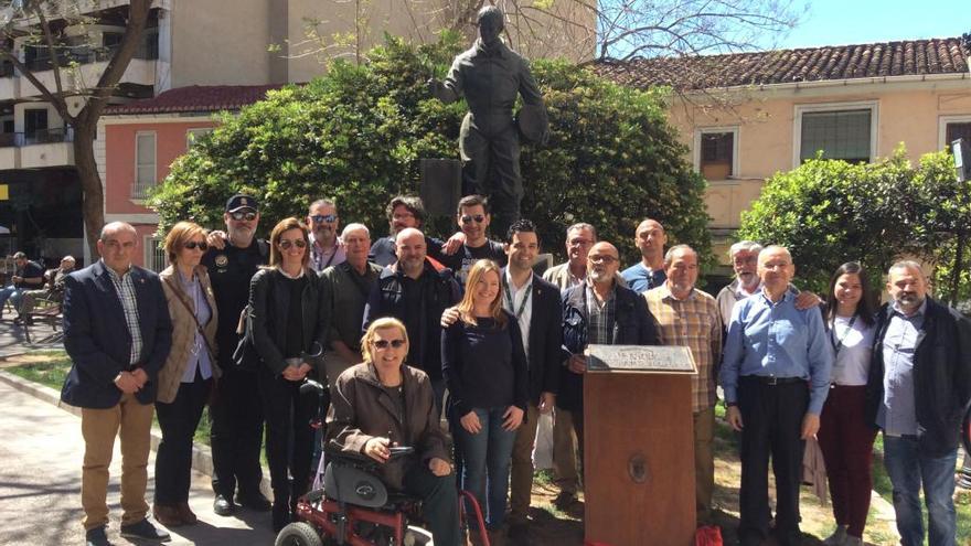 Autoridades municipales y la Comisión Técnica descubren la placa