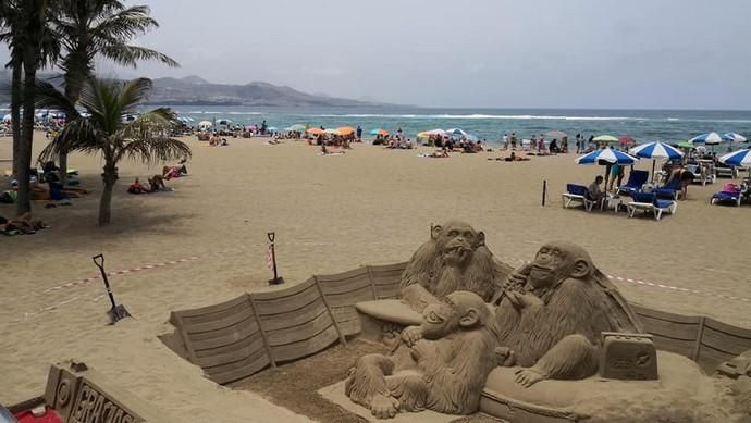 Monos de arena en la playa de Las Canteras