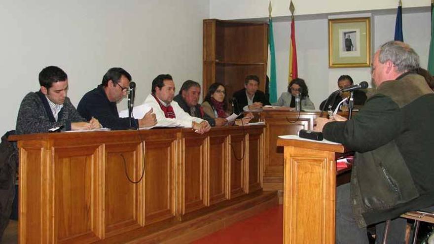 PP e IU plantean una bajada de sueldo para el alcalde de Jaraíz