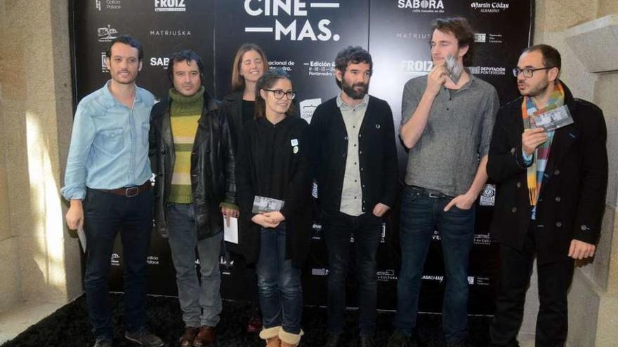 Javier Rebollo junto a otros cinestas y miembros de la organización del Festival de Cine. // Rafa Vázquez