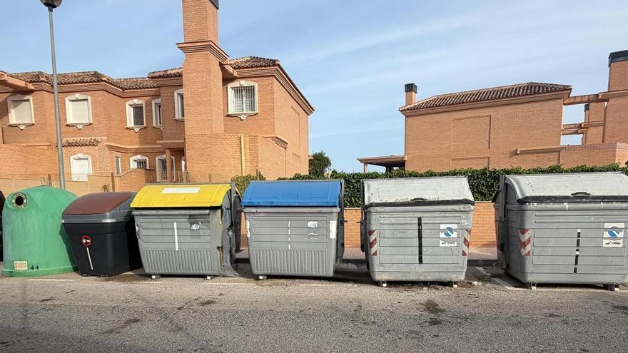 Contenedores de reciclaje en la calle