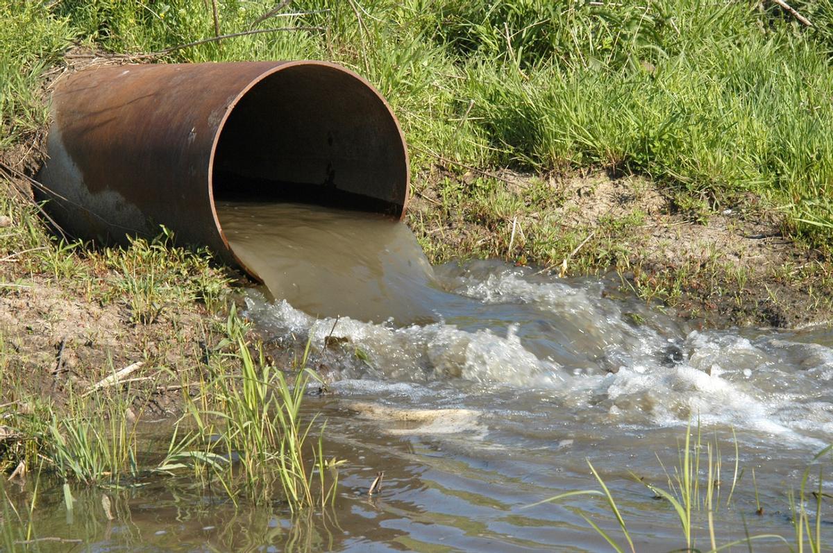 Vertido contaminante