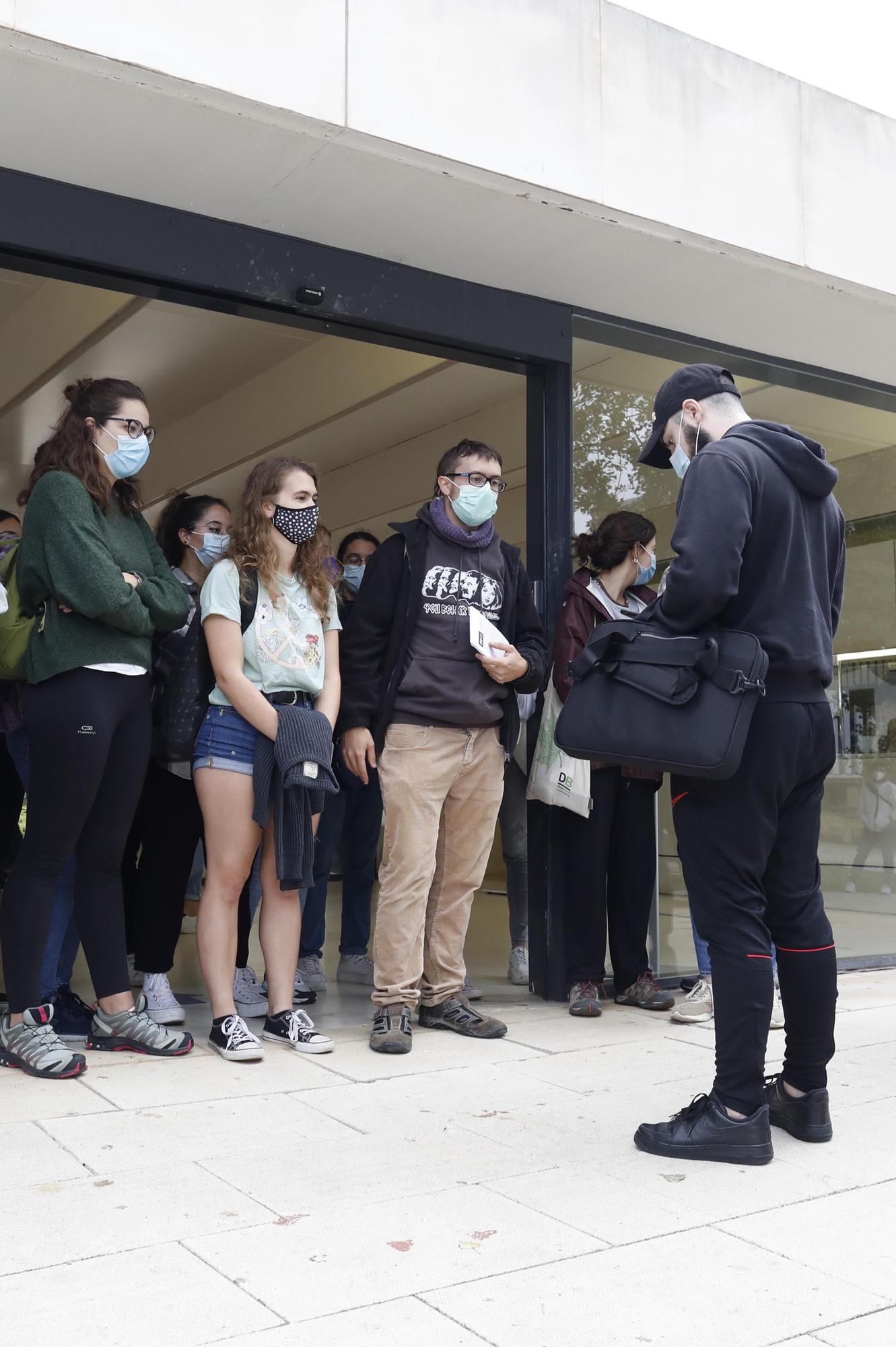 Nova protesta contra l'obligatorietat de la tercera llengua a la UdG