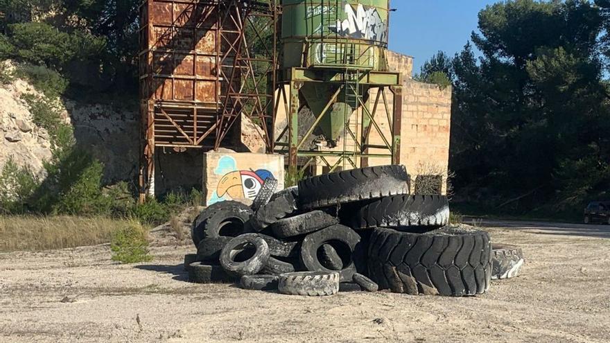 Retiradas 1.369 toneladas de residuos de la cantera de sa Garrigueta en Establiments
