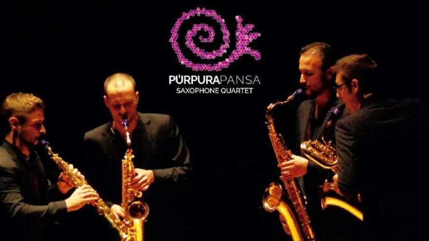 El cuarteto de saxofones Púrpura Pansa actuará mañana en la presentación de la colección.