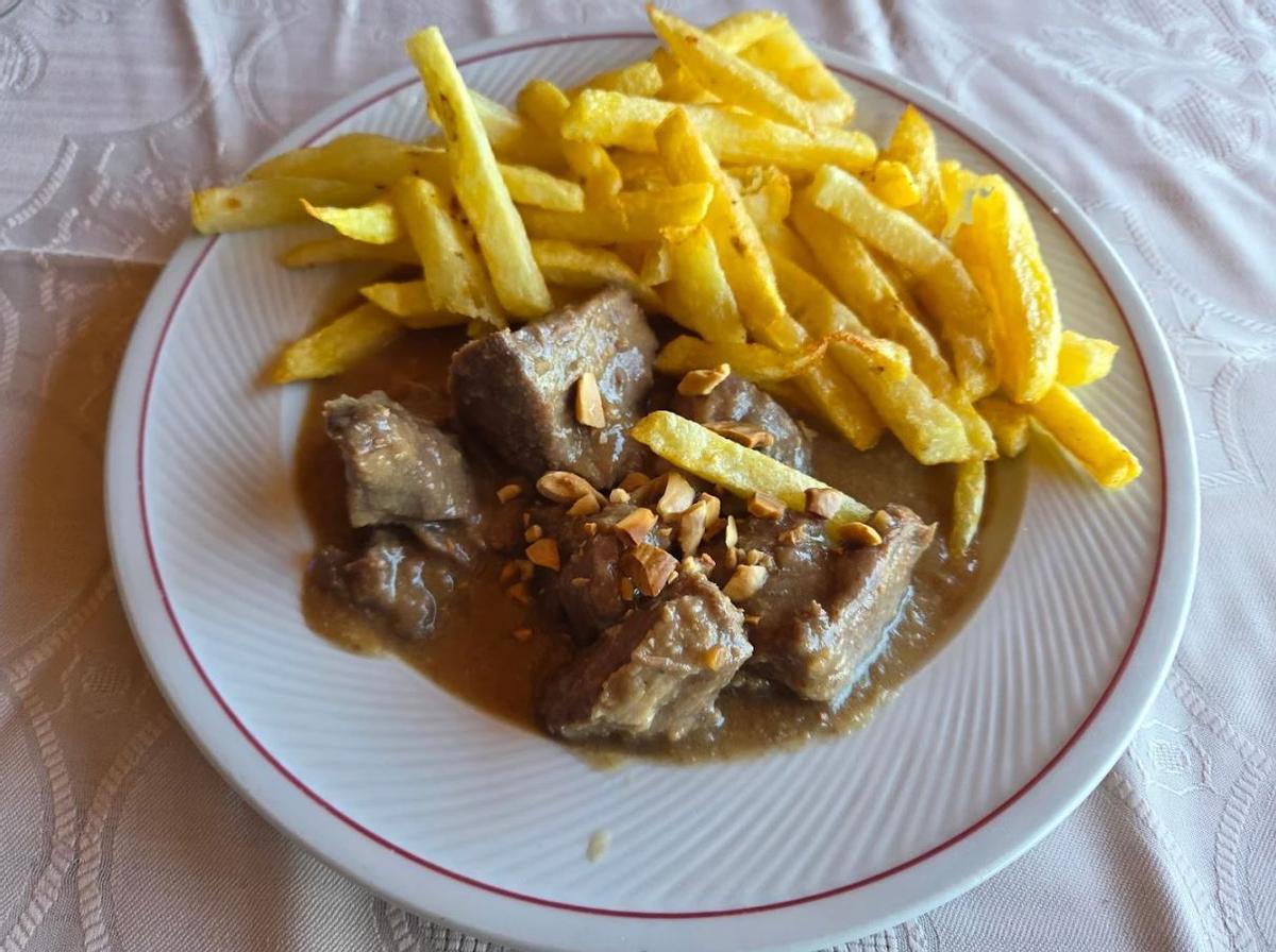 Venta Galway, el restaurante de Málaga que abrió hace tres siglos un viajero irlandés y que ahora brilla con su plato de los Montes y sus migas