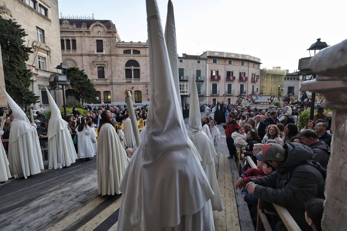 El Sant Enterrament concluye las procesiones en Palma