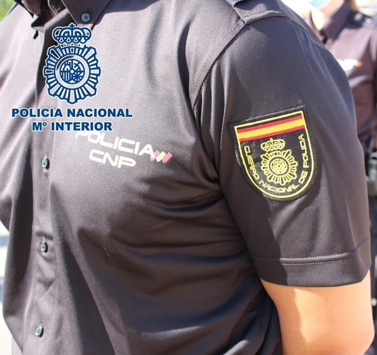 Un agente de la Policía Nacional.