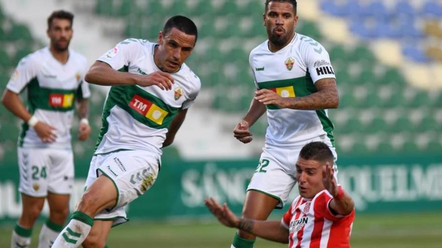 El Elche recibirá al líder Cádiz el martes 30 a las 21.45