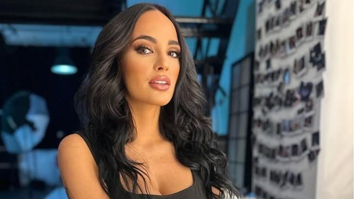 Claudia Bavel se sincera sobre su vida privada: "Estoy hablando con un cantante feo y con un futbolista guapo"