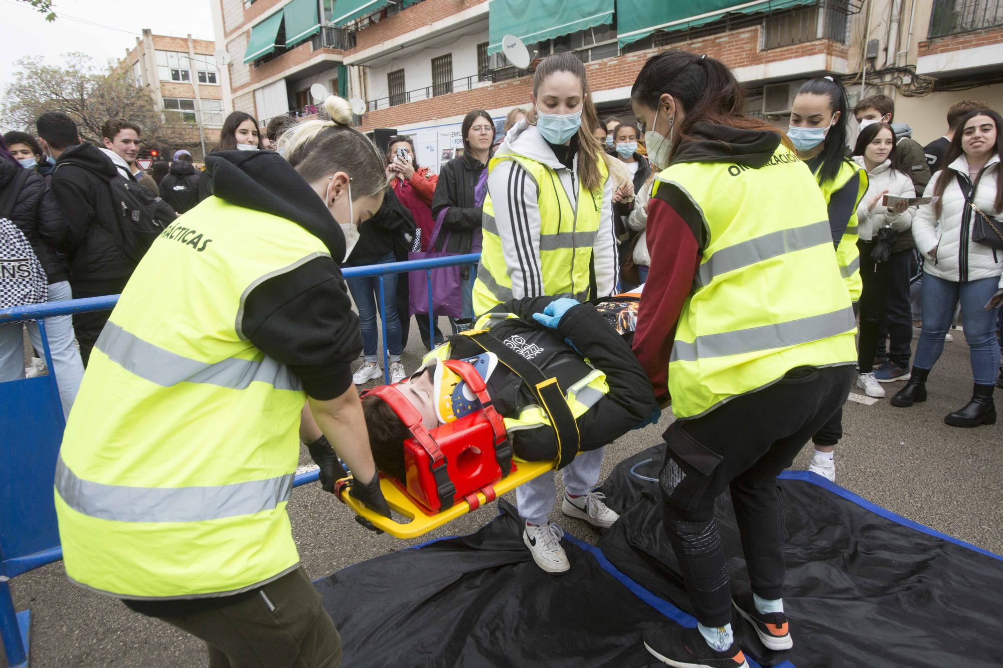 Talleres de estética, emergencias y laboratorios, en plena calle de Alicante