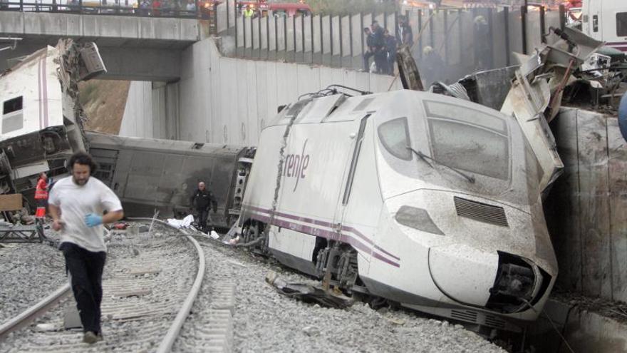 La jornada del trágico accidente en Angrois. // X. Á.