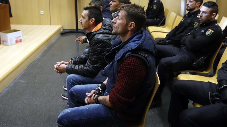 Los acusados durante el juicio celebrado en la Audiencia de València.