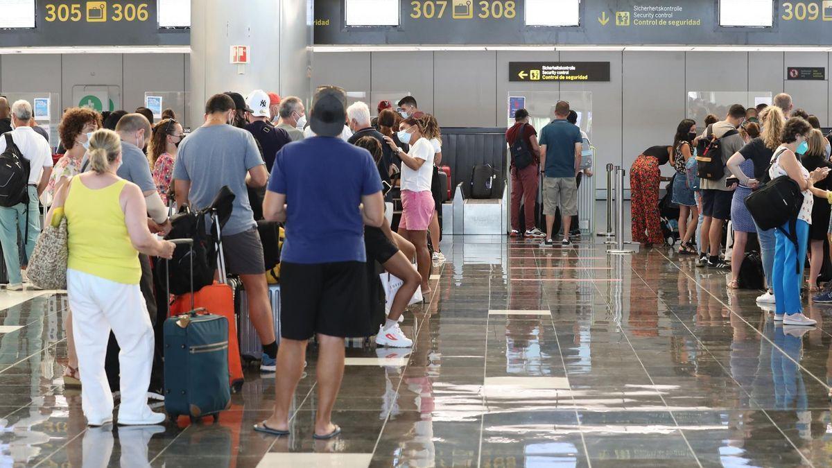 Llegada de turistas a Canarias en Carnaval