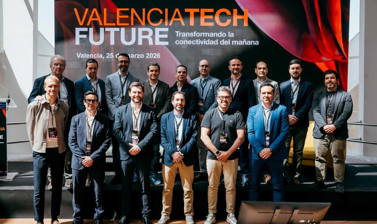 Foto de familia de los participantes de Valencia Tech Future 2026