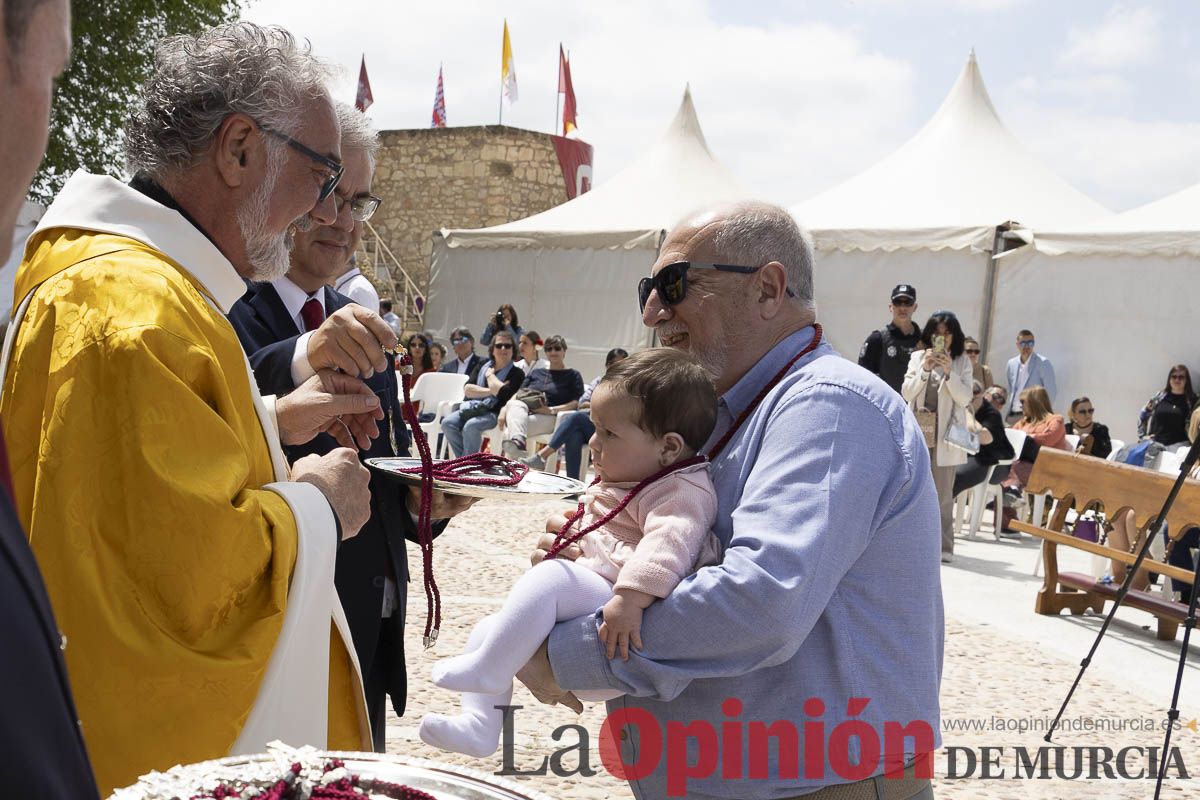 Fiestas de Caravaca | Imposición de cruces a los nuevos hermanos cofrades de la Vera Cruz