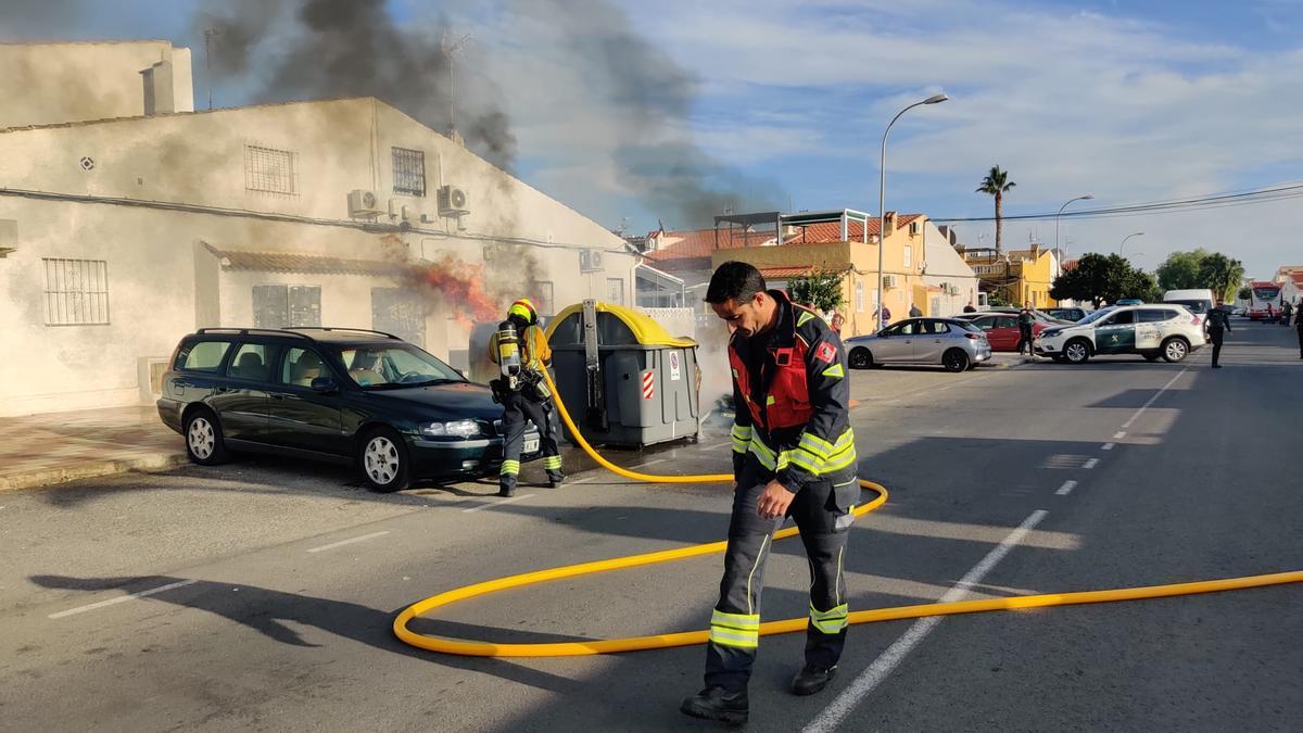 Вмешательство пожарных Провинциального консорциума при поддержке местной полиции Торревьехи