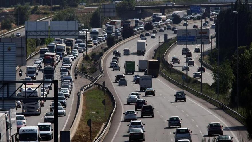 Muere un hombre al caerle encima el coche cuando cambiaba la rueda